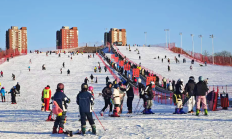 开云APP:从400到10万——一座滑雪场撬动的城市更新实践